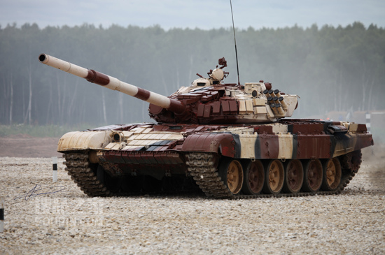 俄罗斯T-72B1主战坦克(挂接触-1附加装甲) 