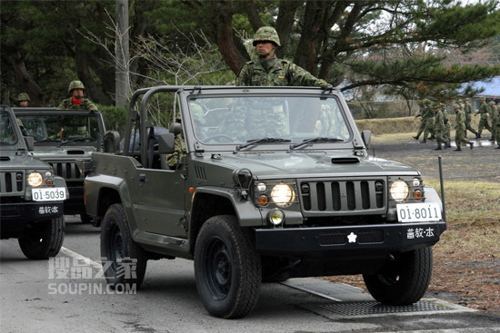 日本陆上自卫队73式轻型卡车 