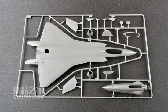 中国J-20“威龙”隐身战斗机(2011原型机) 
