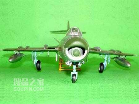 米格-17波埃夫“壁画”（歼-5甲） 