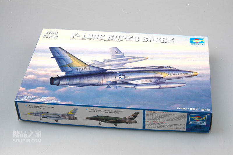 F-100C“超佩刀”战斗机 