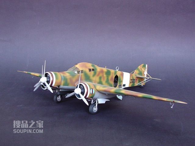 意大利S.M.79 “食雀鹰”轰炸机 