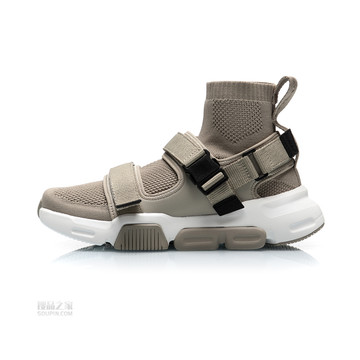 CF融男子潮流休闲鞋