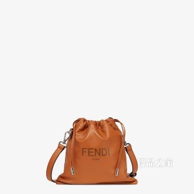 FENDI PACK小号手拿包 棕色皮革手袋