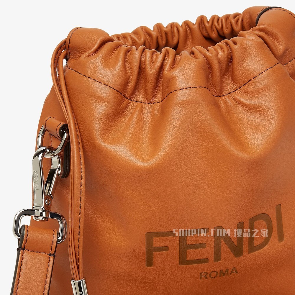 FENDI PACK小号手拿包 棕色皮革手袋