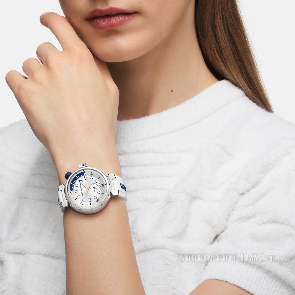 TAMBOUR STREET DIVER 腕表，39.5毫米