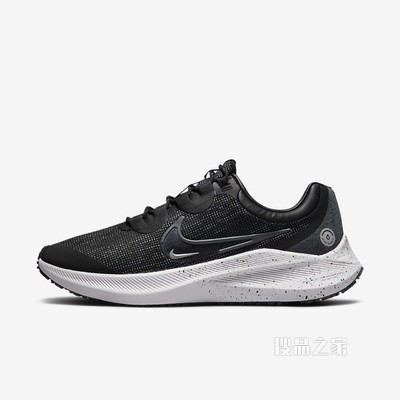 Nike Zoom Winflo 8 Shield 男子跑步鞋