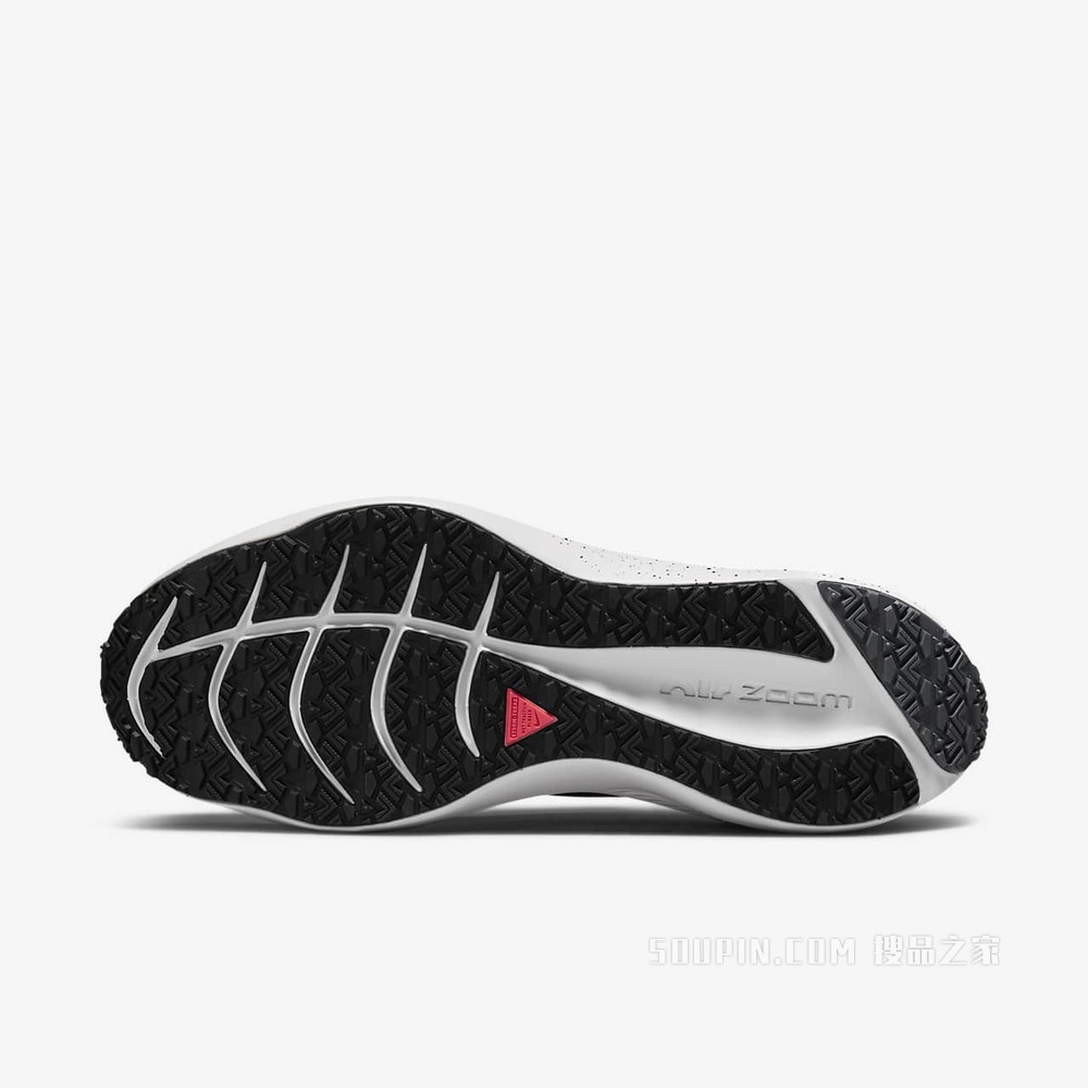 Nike Zoom Winflo 8 Shield 男子跑步鞋