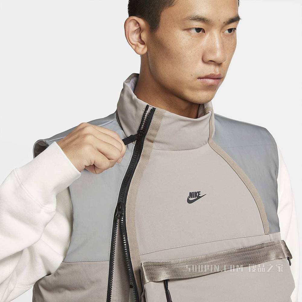 Nike Sportswear Therma-FIT Tech Pack 男子保暖马甲