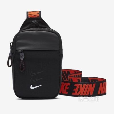 Nike Sportswear Essentials 胸包