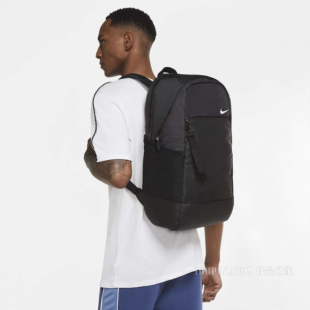 Nike Sportswear Essentials 双肩包