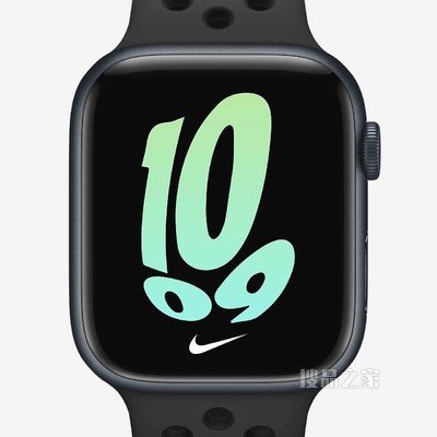 Apple Watch Series 7（GPS + 蜂窝网络）搭配 Nike 运动表带 45 毫米午夜色铝金属表壳
