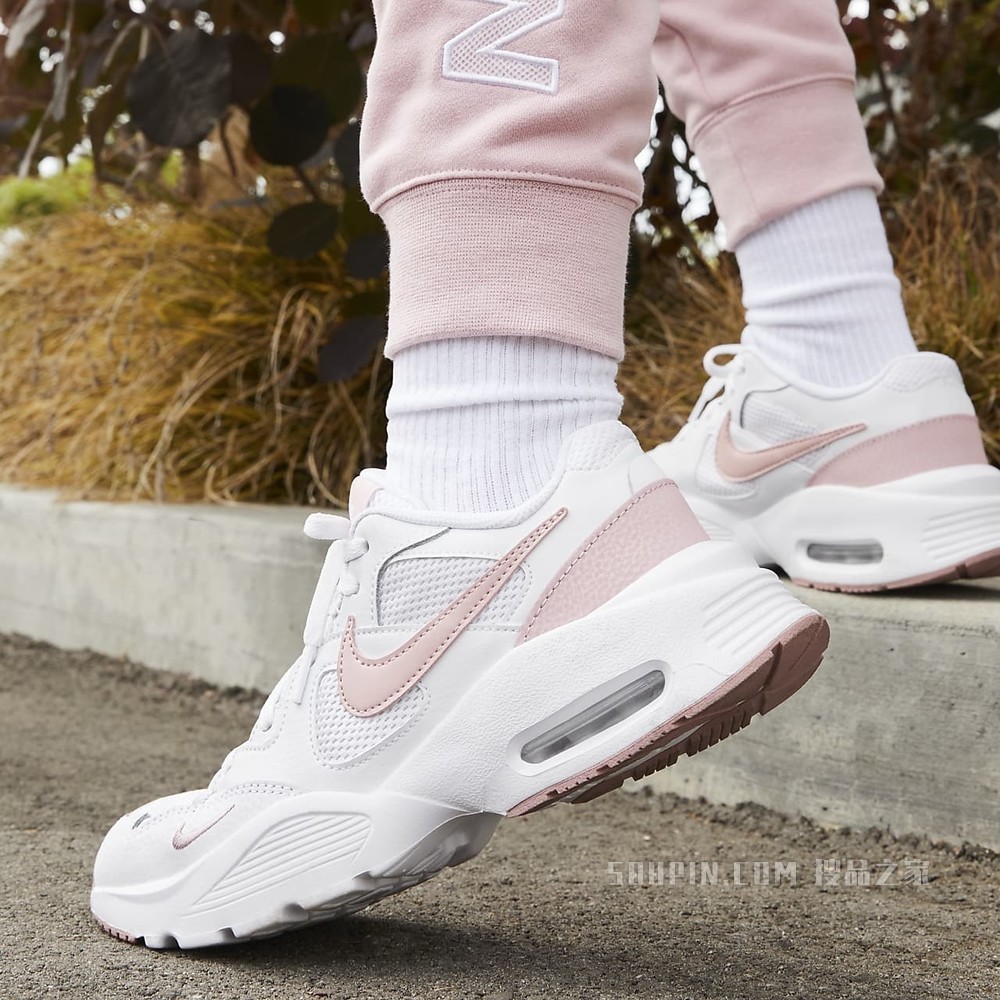 Nike Air Max Fusion 女子运动鞋