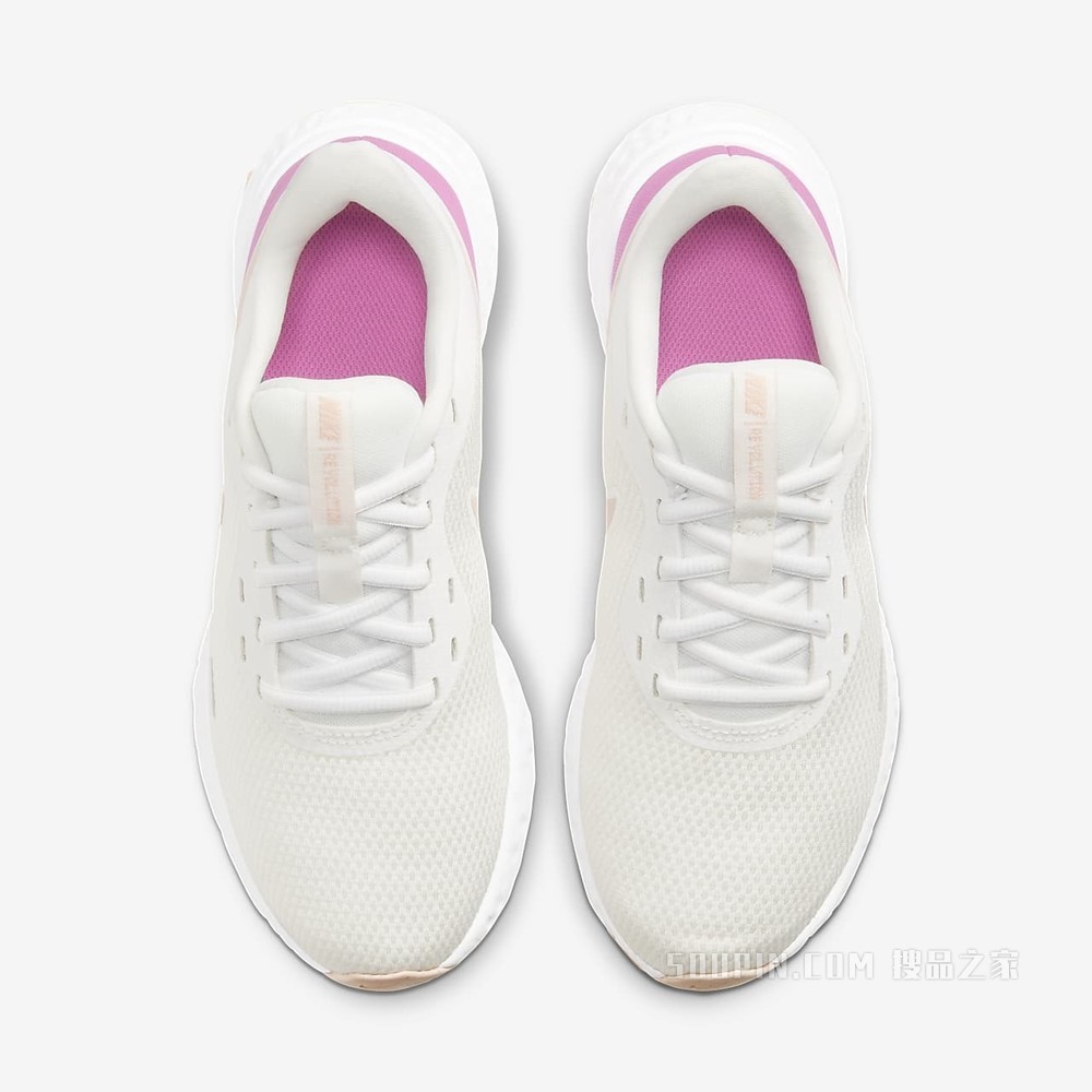 Nike Revolution 5 女子跑步鞋