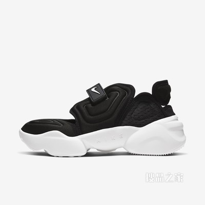 Nike Aqua Rift 女子运动鞋