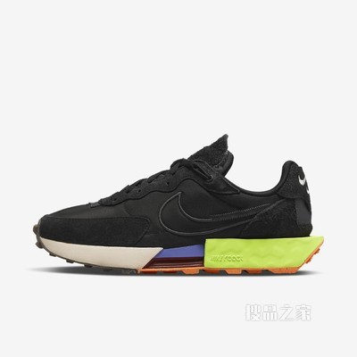 Nike Fontanka Waffle 女子运动鞋