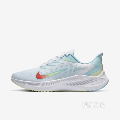 Nike Zoom Winflo 7 女子跑步鞋