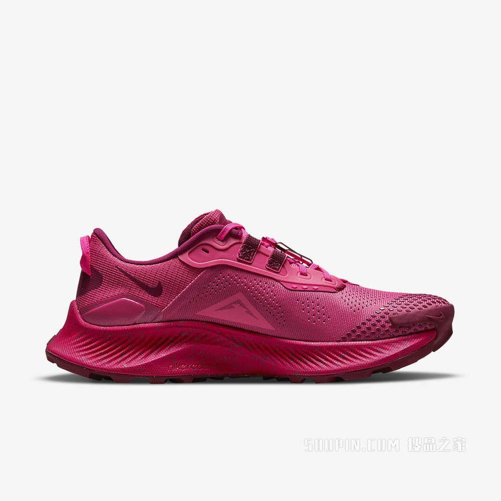 Nike Pegasus Trail 3 女子跑步鞋