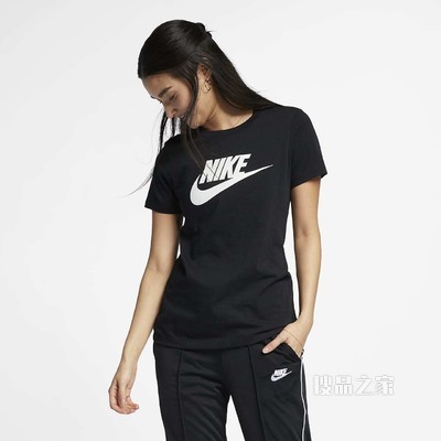 Nike Sportswear Essential 女子T恤