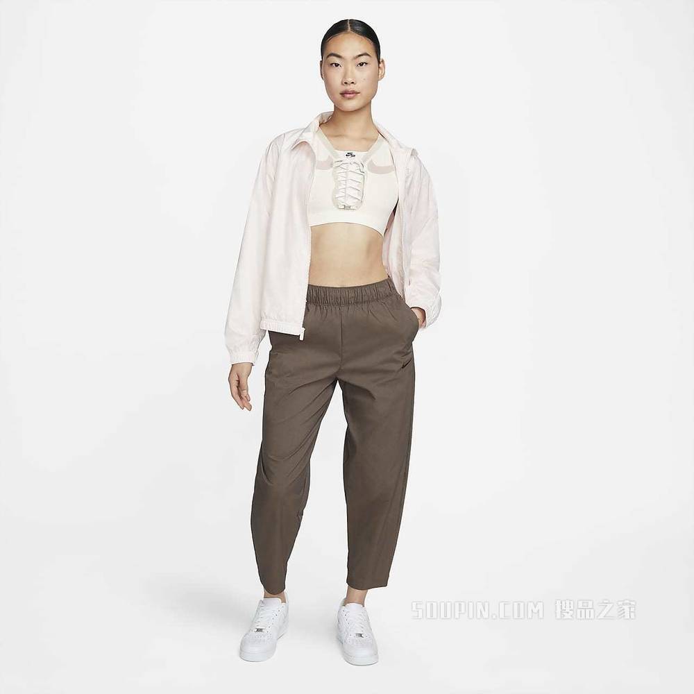 Nike Dri-FIT Swoosh Air Force 1 Laced 女子中强度支撑运动内衣