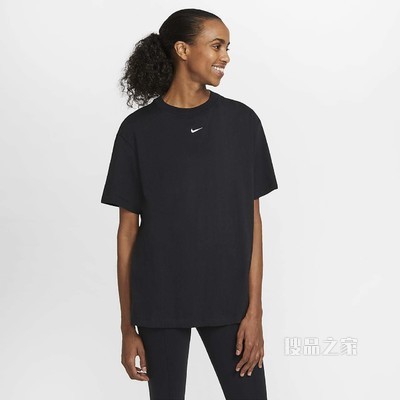 Nike Sportswear Essential Boyfriend 女子T恤