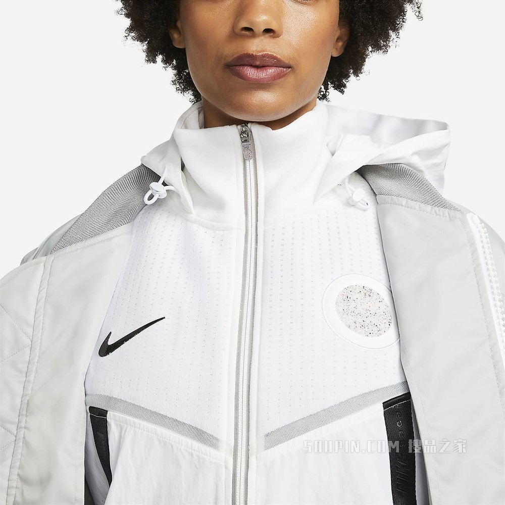 Nike x sacai 女子夹克
