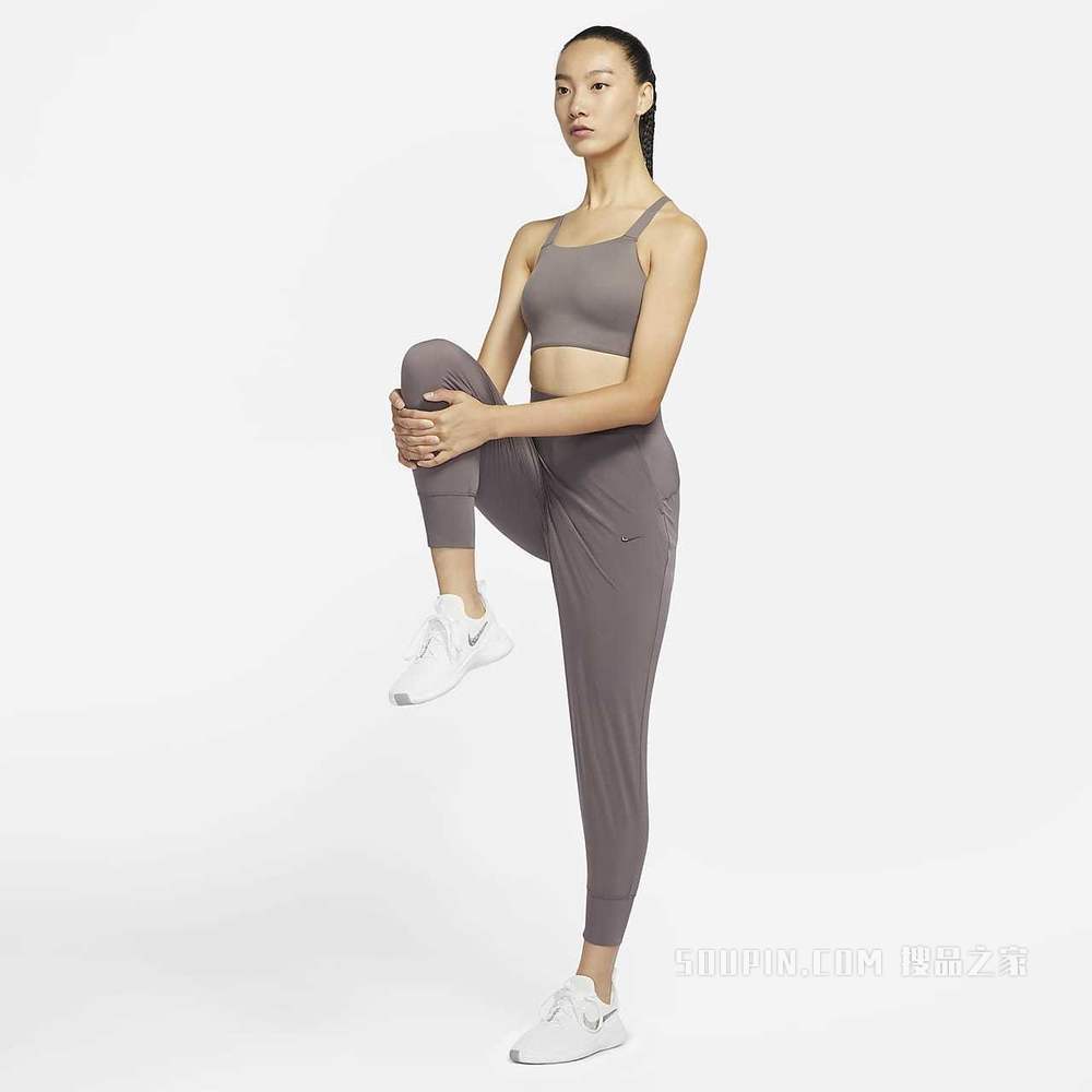 Nike Swoosh Luxe 女子中强度支撑衬垫运动内衣