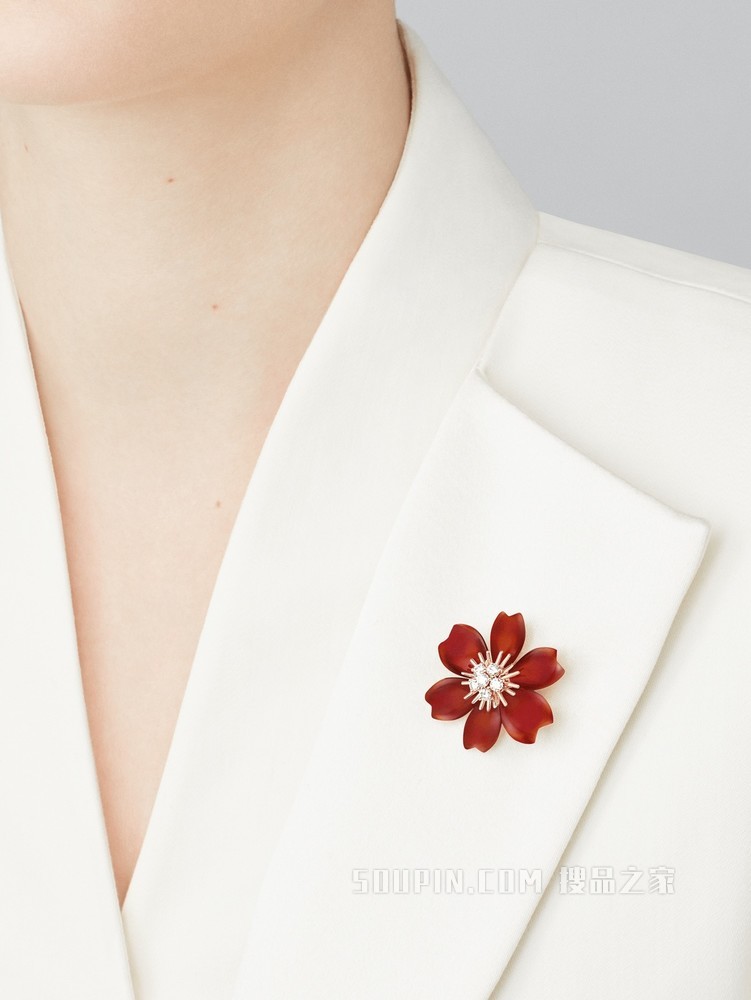 Rose de Noël吊坠胸针，小号款式，玫瑰金，红玉髓，钻石