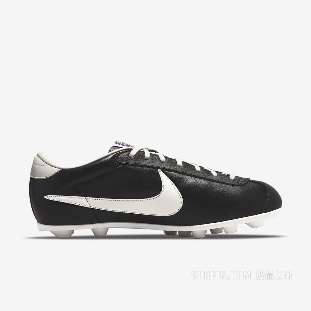 The Nike 男/女足球鞋
