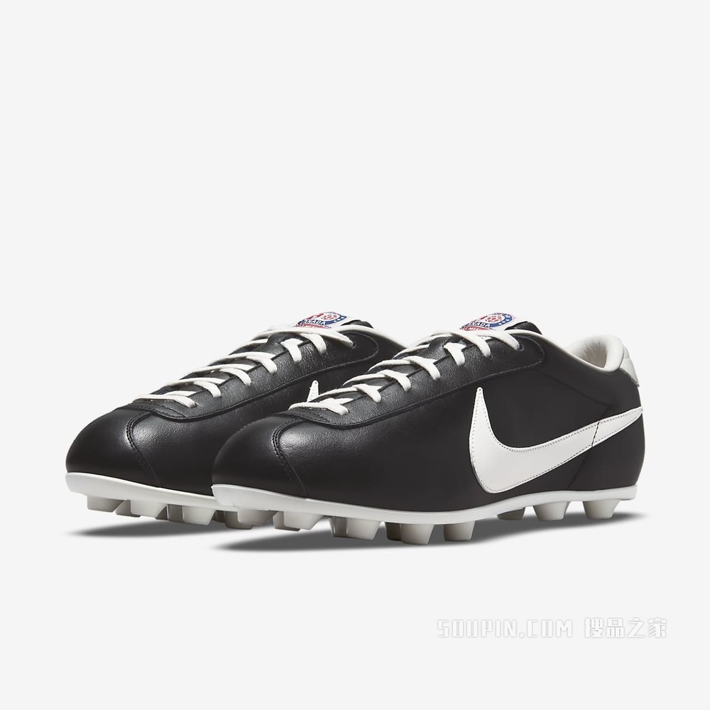 The Nike 男/女足球鞋