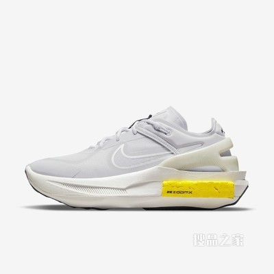 Nike Fontanka Edge 女子运动鞋