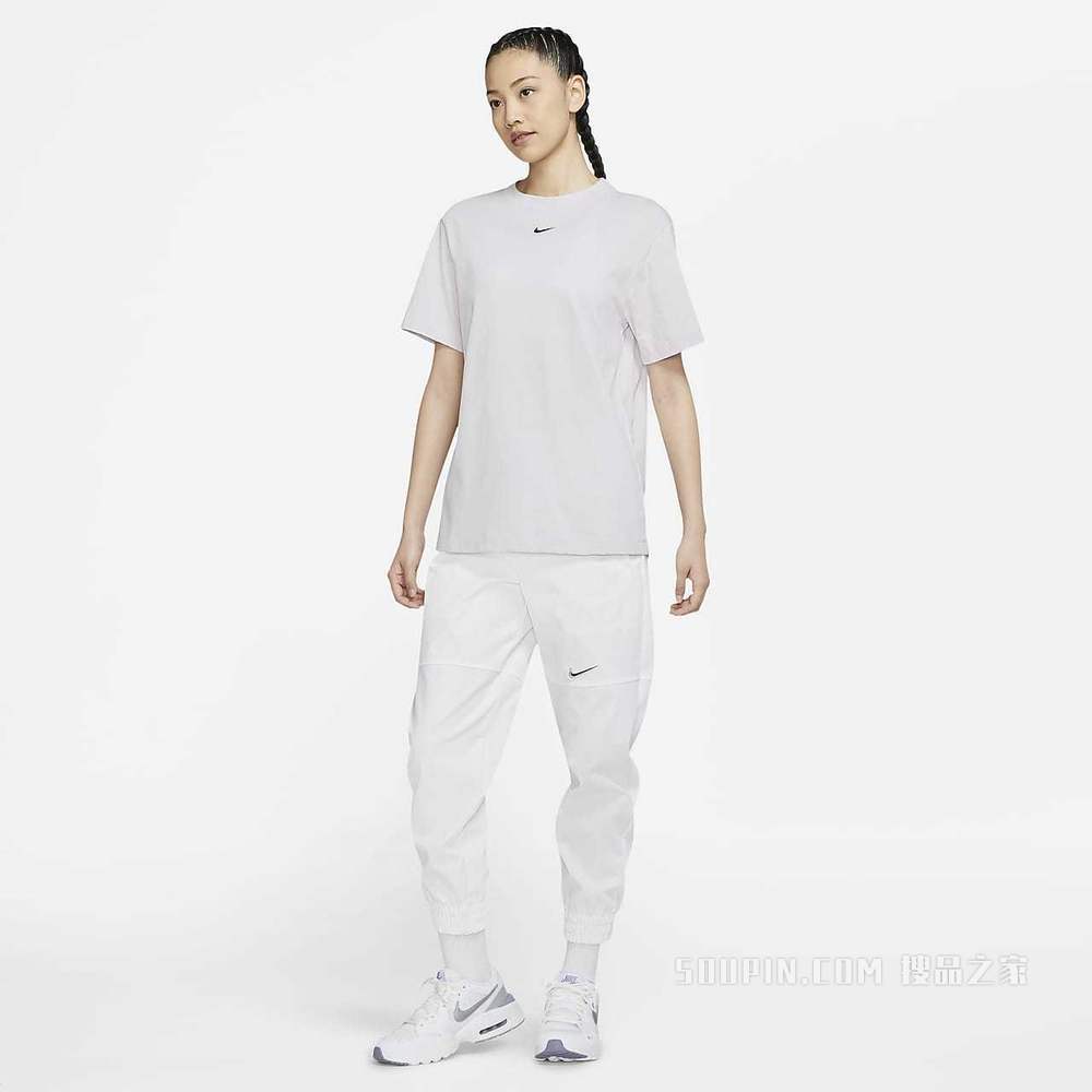 Nike Sportswear Essential Boyfriend 女子T恤