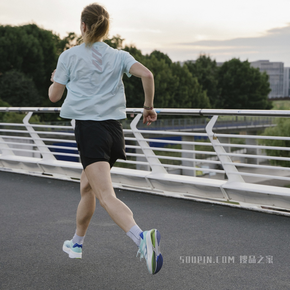 ADIZERO BOSTON 10 W 新款竞速轻盈疾速跑步运动鞋