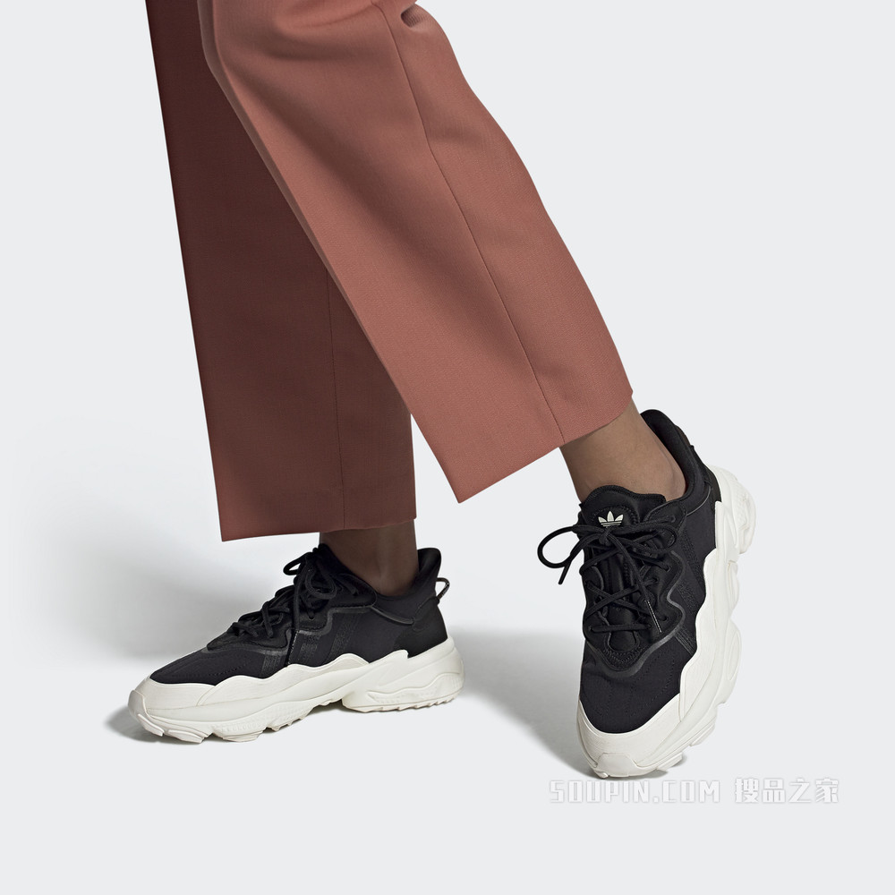 OZWEEGO TR W 经典运动鞋