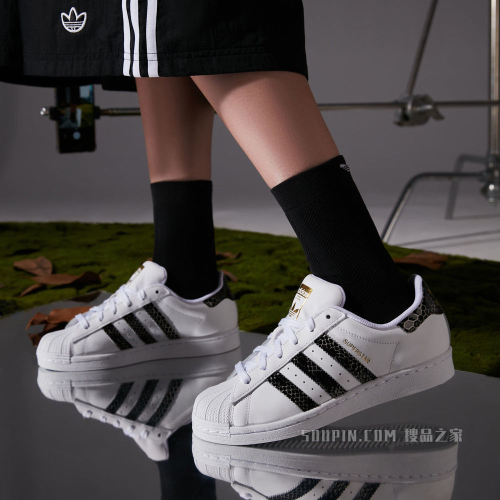 SUPERSTAR W 蛇纹特别款经典运动小白鞋
