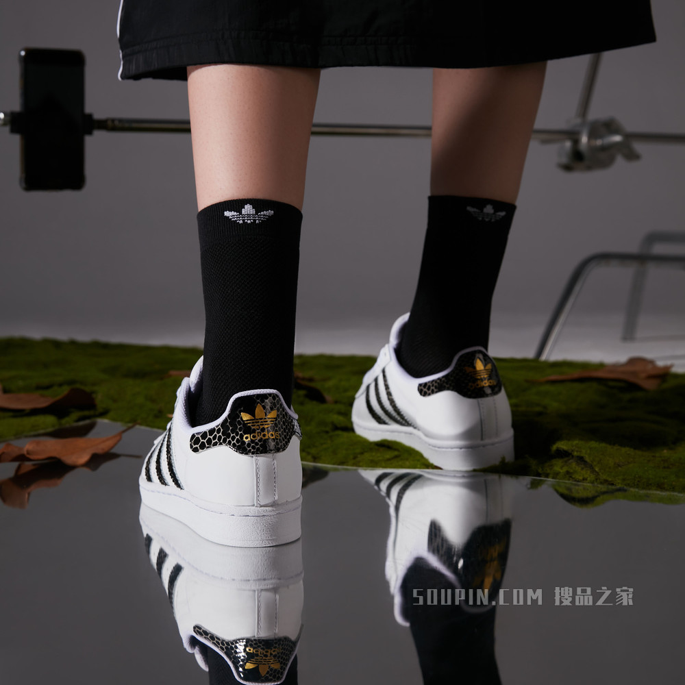 SUPERSTAR W 蛇纹特别款经典运动小白鞋
