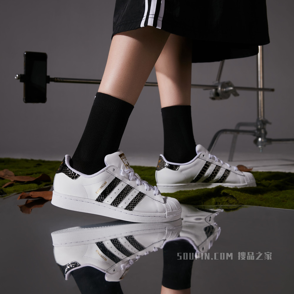 SUPERSTAR W 蛇纹特别款经典运动小白鞋