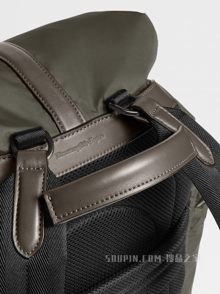 军绿色 PELLETESSUTA™ 配尼龙 Special 双肩背包