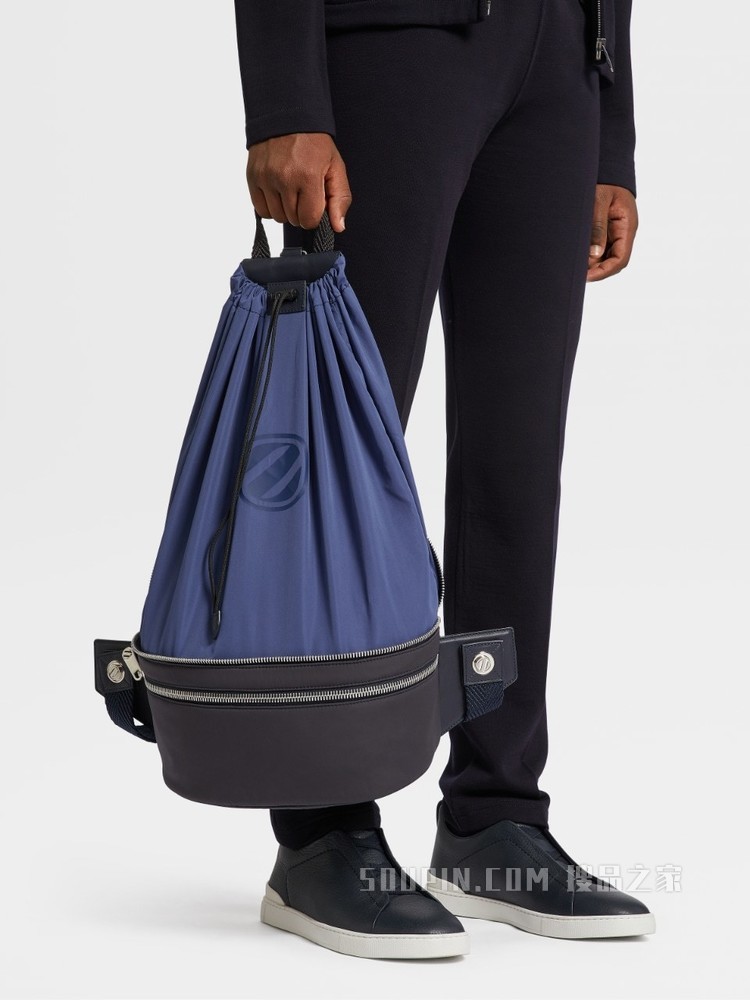 浅蓝色配午夜蓝尼龙 Z 字复古标识 Convertible 双肩背包