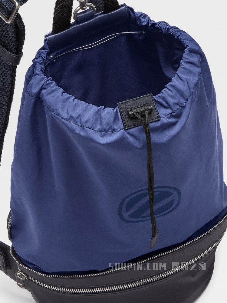 浅蓝色配午夜蓝尼龙 Z 字复古标识 Convertible 双肩背包