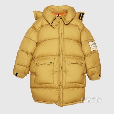 The North Face x Gucci联名系列羽绒夹克 卡其色