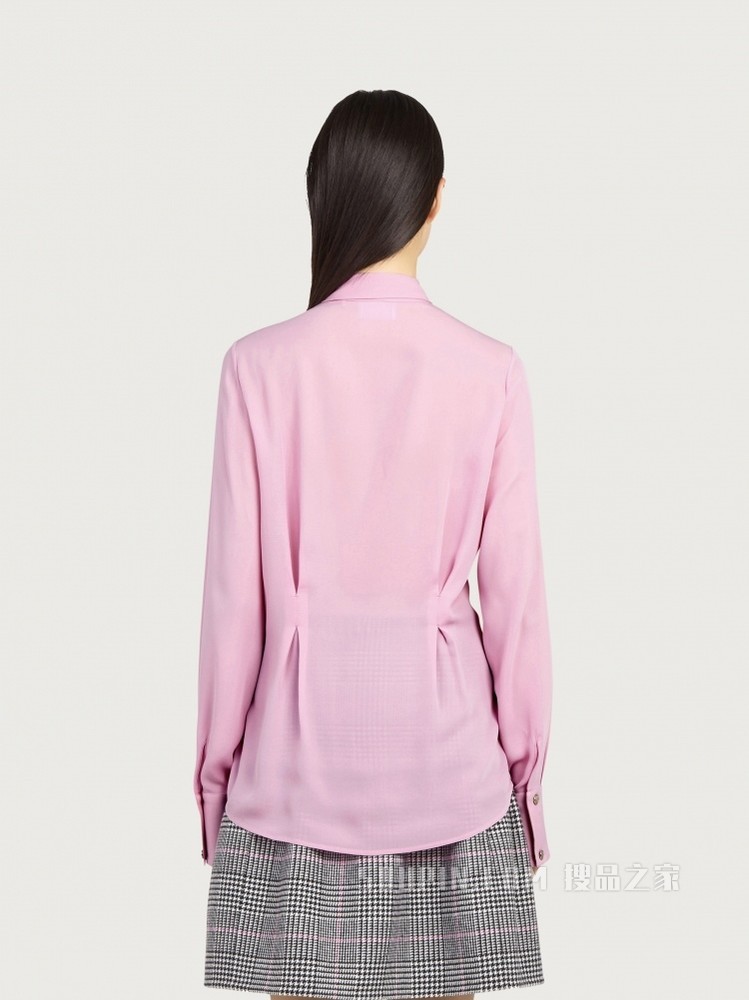 女成衣