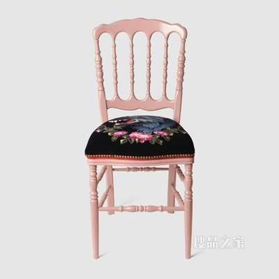 饰狼头木质椅子 粉色木料