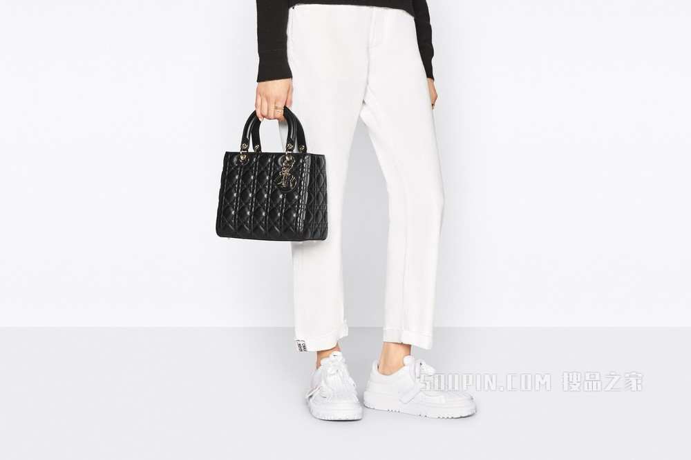 中号 Lady Dior 手袋 黑色羊皮革藤格纹