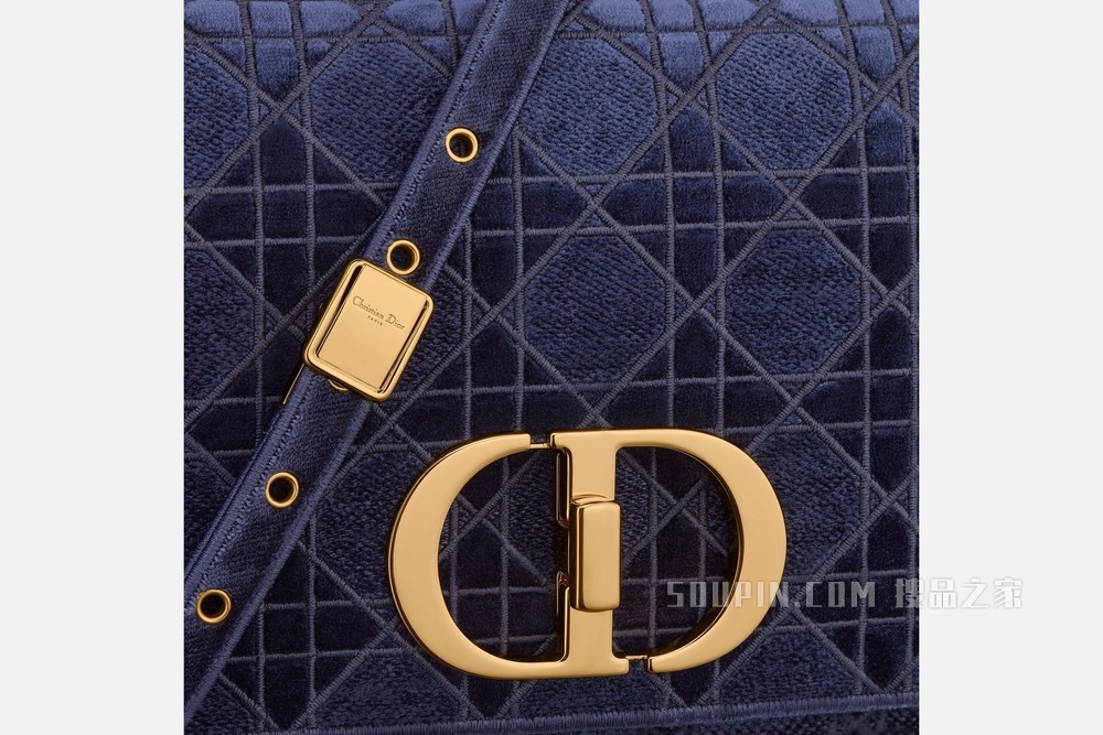 中号 Dior Caro 手袋 蓝色天鹅绒藤格纹刺绣