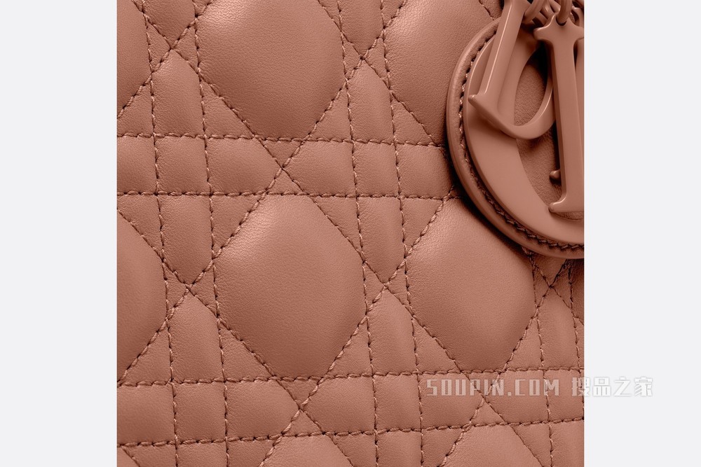 中号哑光 Lady Dior 手袋 绯红色哑光牛皮革藤格纹