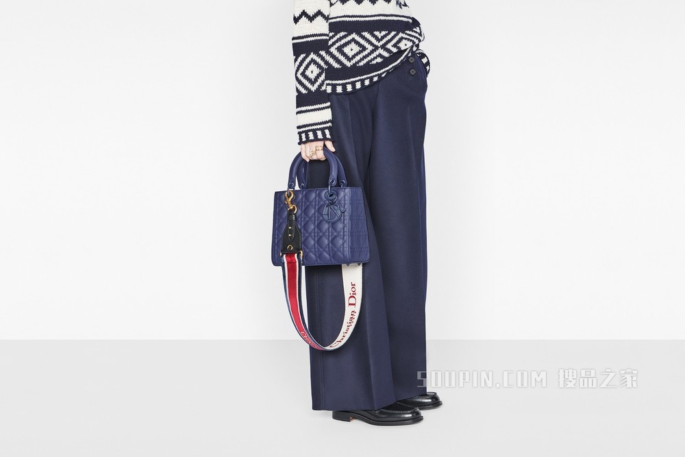 中号哑光 Lady Dior 手袋 绯红色哑光牛皮革藤格纹