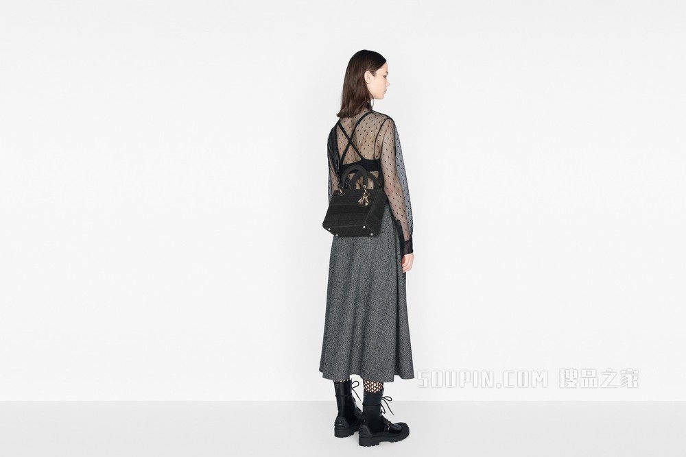 中号 Lady D-Lite 手袋 黑色藤格纹刺绣