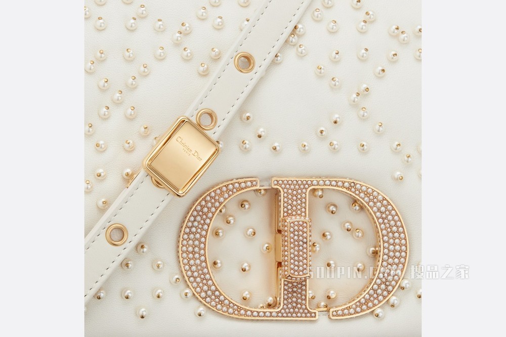 中号 Dior Caro 手袋 奶白色藤格纹羊皮革搭配树脂珠饰刺绣