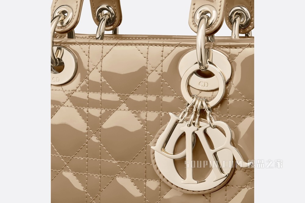 小号 Lady Dior 手袋 米色漆皮牛皮革藤格纹